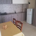 إليني شقة أيا نابا