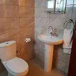 شقة إليني *