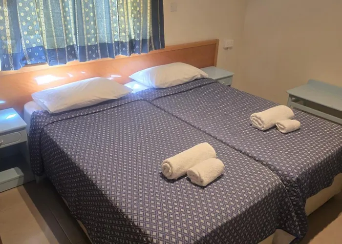 叶莱妮公寓式酒店 圣纳帕